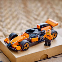 thumbnail: LEGO City F1® coureur met McLaren racewagen 60442