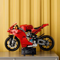 thumbnail: LEGO Ducati Panigale V4 S motor 42202