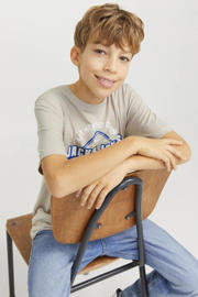 thumbnail: JACK & JONES JUNIOR T-shirt JJELOGO met logo beige