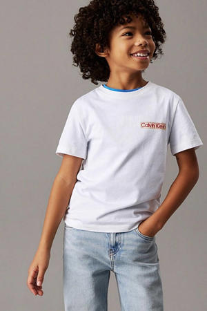 T-shirt wit