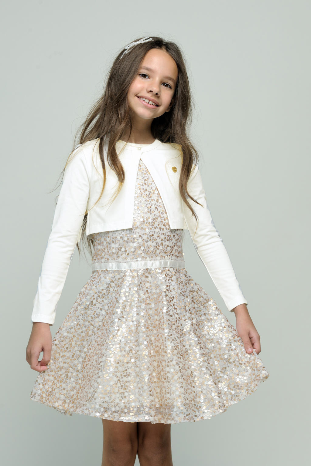Ecru meisjes Le Chic bolero van stretchkatoen met lange mouwen, ronde hals, knoopsluiting en parels