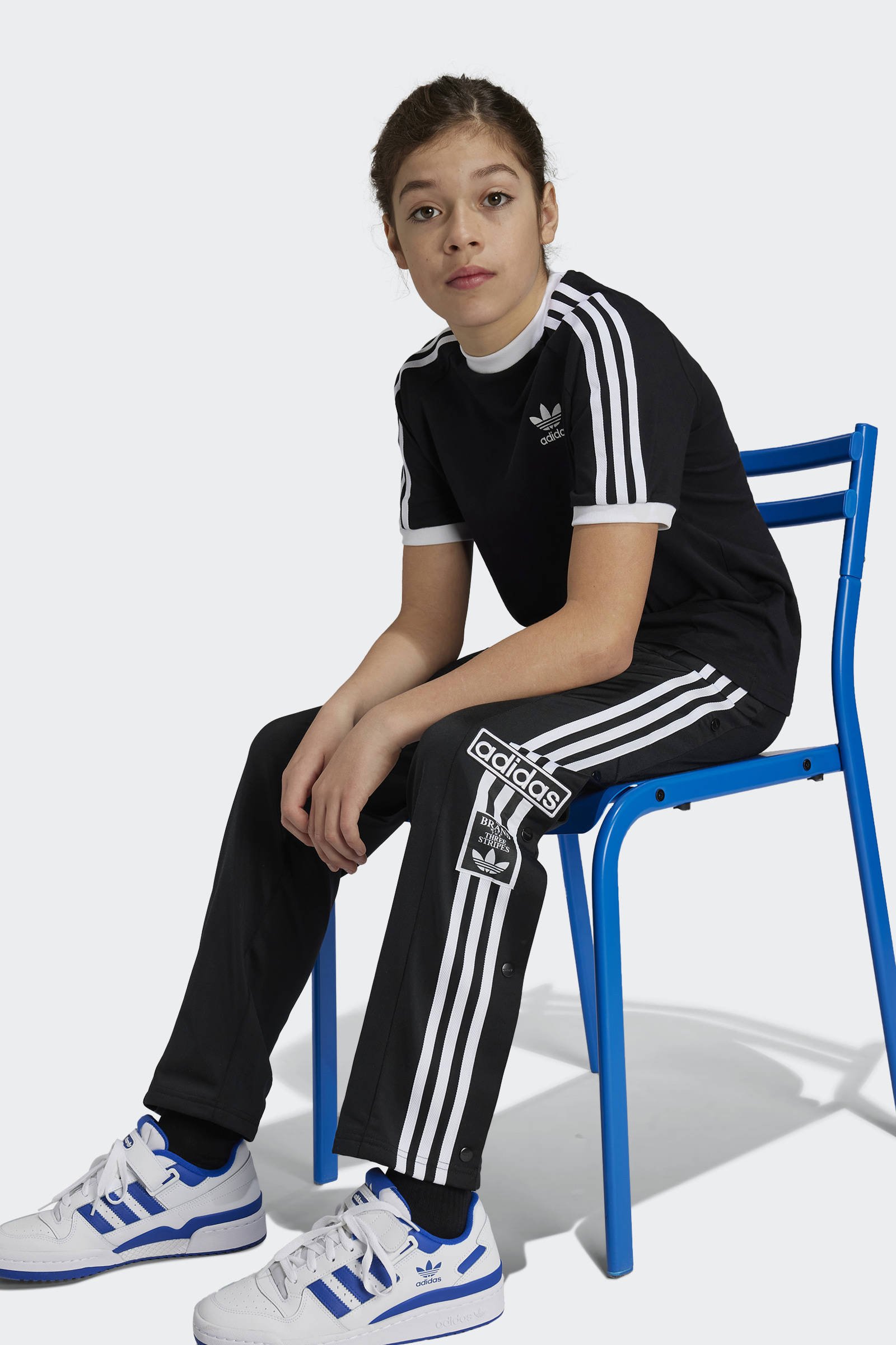 Adidas broek met knopen zijkant online