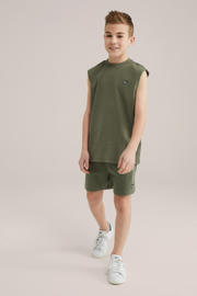 thumbnail: Donkergroene jongens WE Fashion slim sweatshort van katoen met elastische tailleband met koord en effen