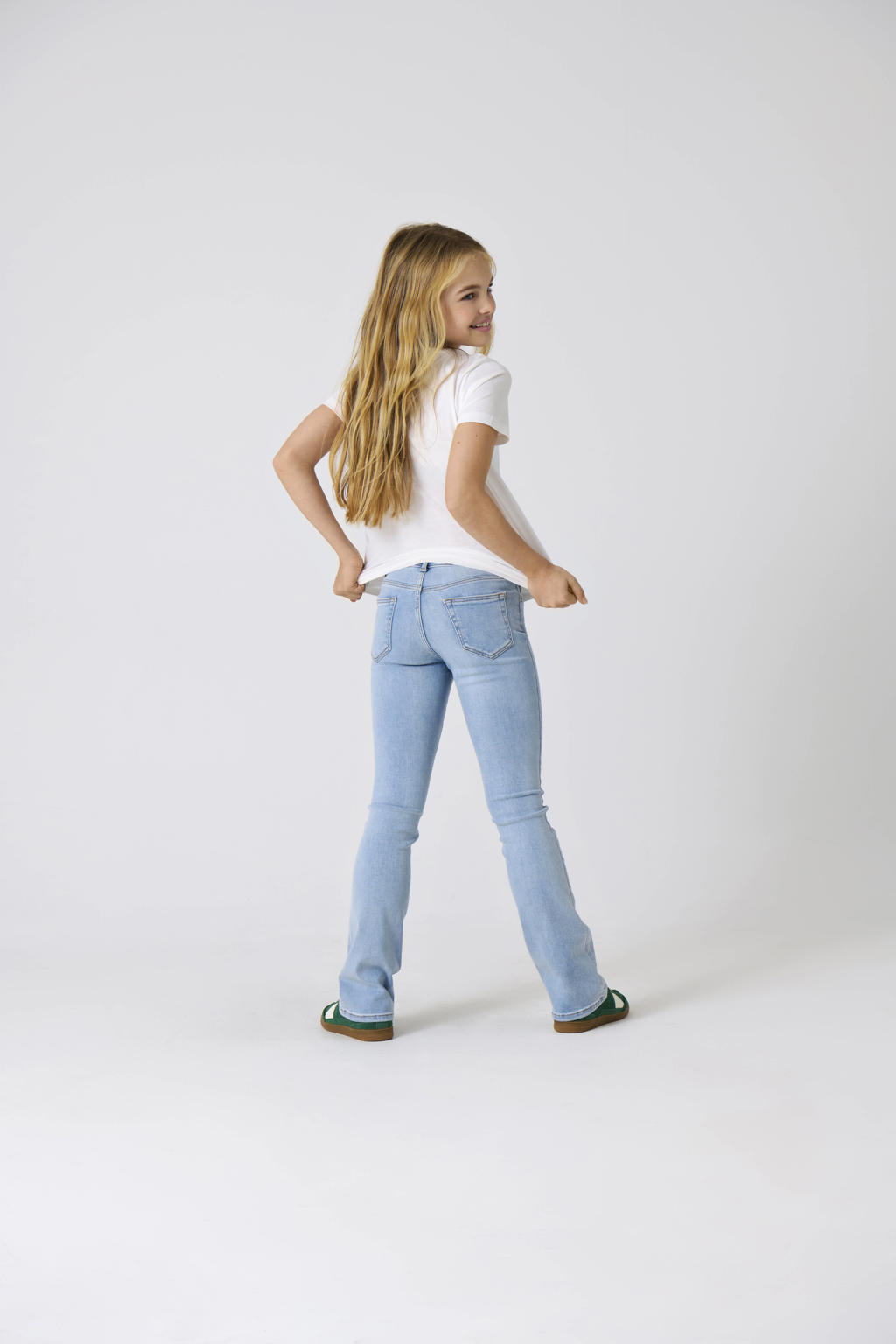 Light blue denim meisjes KIDS ONLY GIRL flared jeans van stretchdenim met regular waist, rits- en knoopsluiting en effen