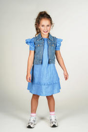 thumbnail: Light blue denim meisjes Moodstreet gilet van denim met klassieke kraag, ritssluiting en sierknopen