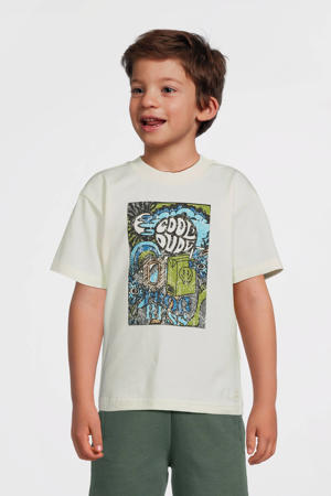 t-shirt wit