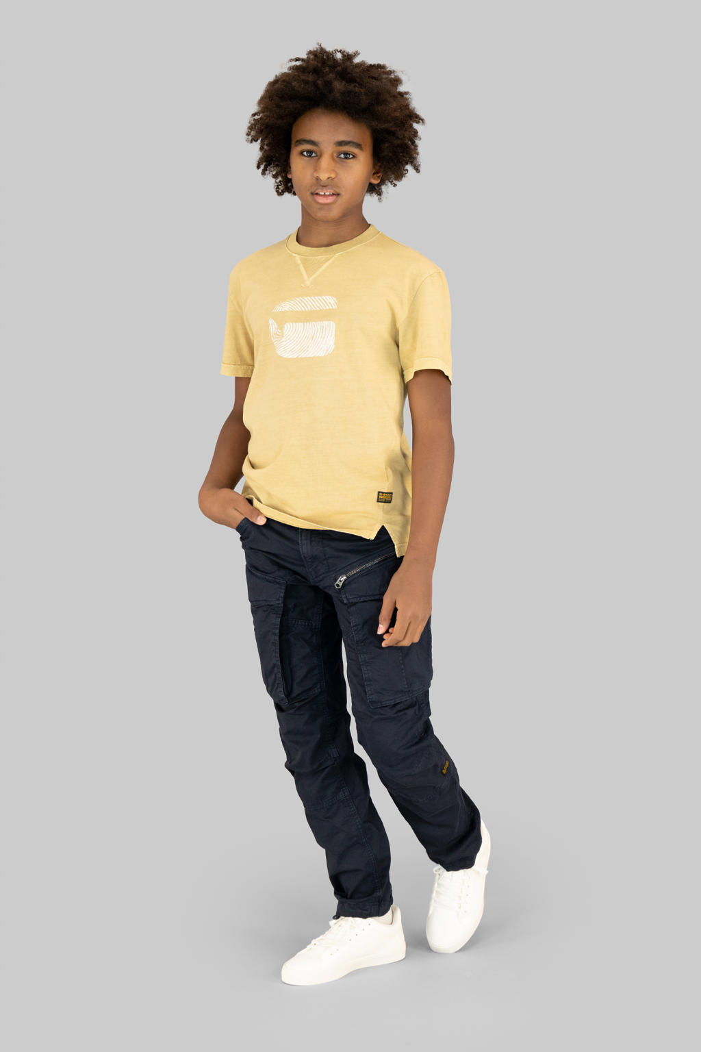 Donkerblauwe jongens G-STAR tapered cargo broek van stretchkatoen met low waist, rits- en knoopsluiting en effen