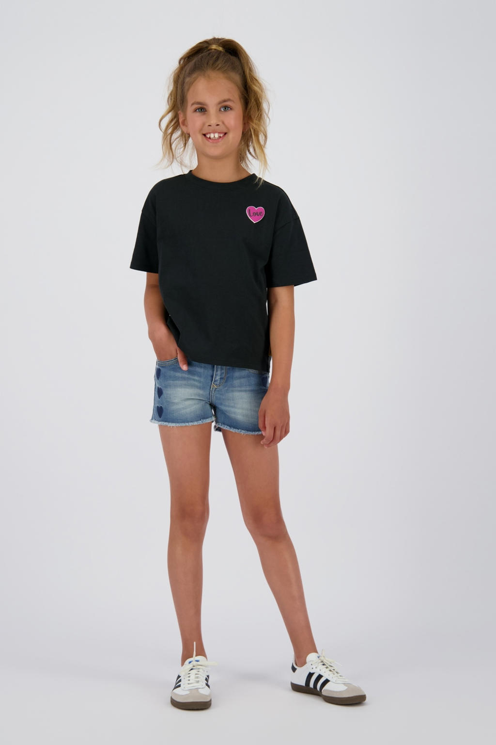 Medium blue denim meisjes Vingino regular short van denim met high waist, rits- en knoopsluiting en effen