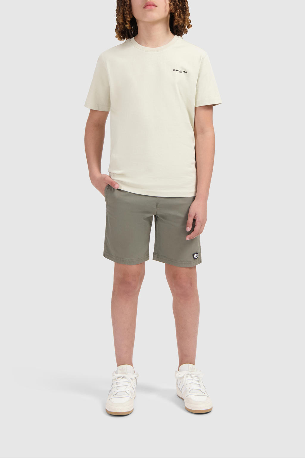Olijfgroene jongens Ballin casual short van stretchkatoen met elastische tailleband met koord en effen