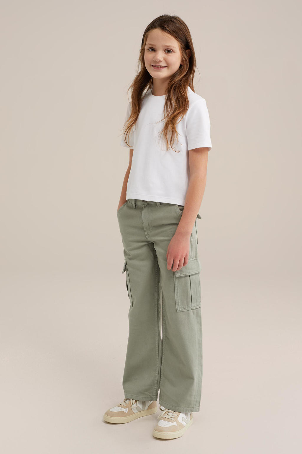 Groene meisjes WE Fashion Blue Ridge loose cargo broek van katoen met rits- en knoopsluiting en effen