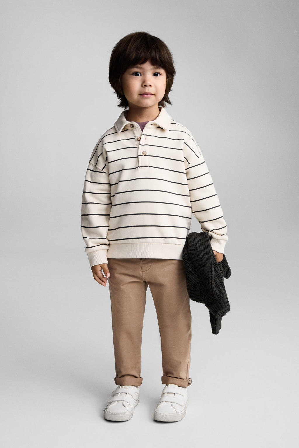 Beige jongens Mango Kids regular casual broek van stretchkatoen met rits- en knoopsluiting en effen