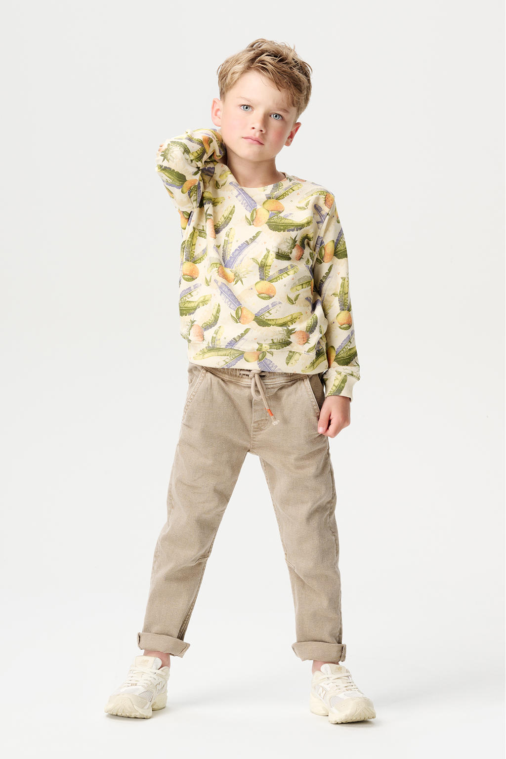 Lichtbruine jongens Noppies kids slim casual broek van katoen met regular waist, elastische tailleband met koord en effen