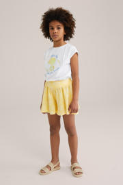 thumbnail: Lichtgeel en ecru meisjes WE Fashion loose casual short van polyester met elastische tailleband