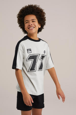 T-shirt wit