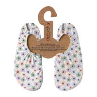 thumbnail: Wit, blauw en roze meisjes Slipstop gebloemde waterschoenen van textiel 