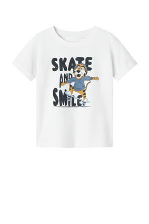 t-shirt wit