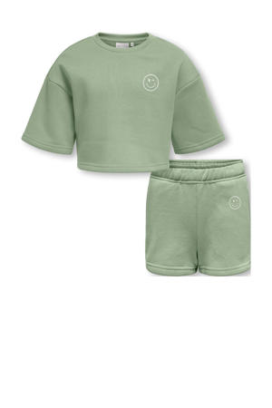 sweater + short zachtgroen