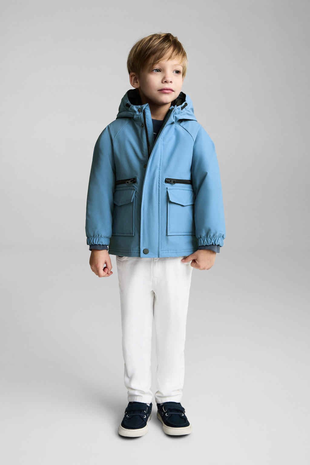 Blauwe jongens Mango Kids jack van polyester met effen, lange mouwen, capuchon en rits- en drukknoopsluiting
