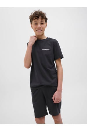 T-shirt + korte broek zwart