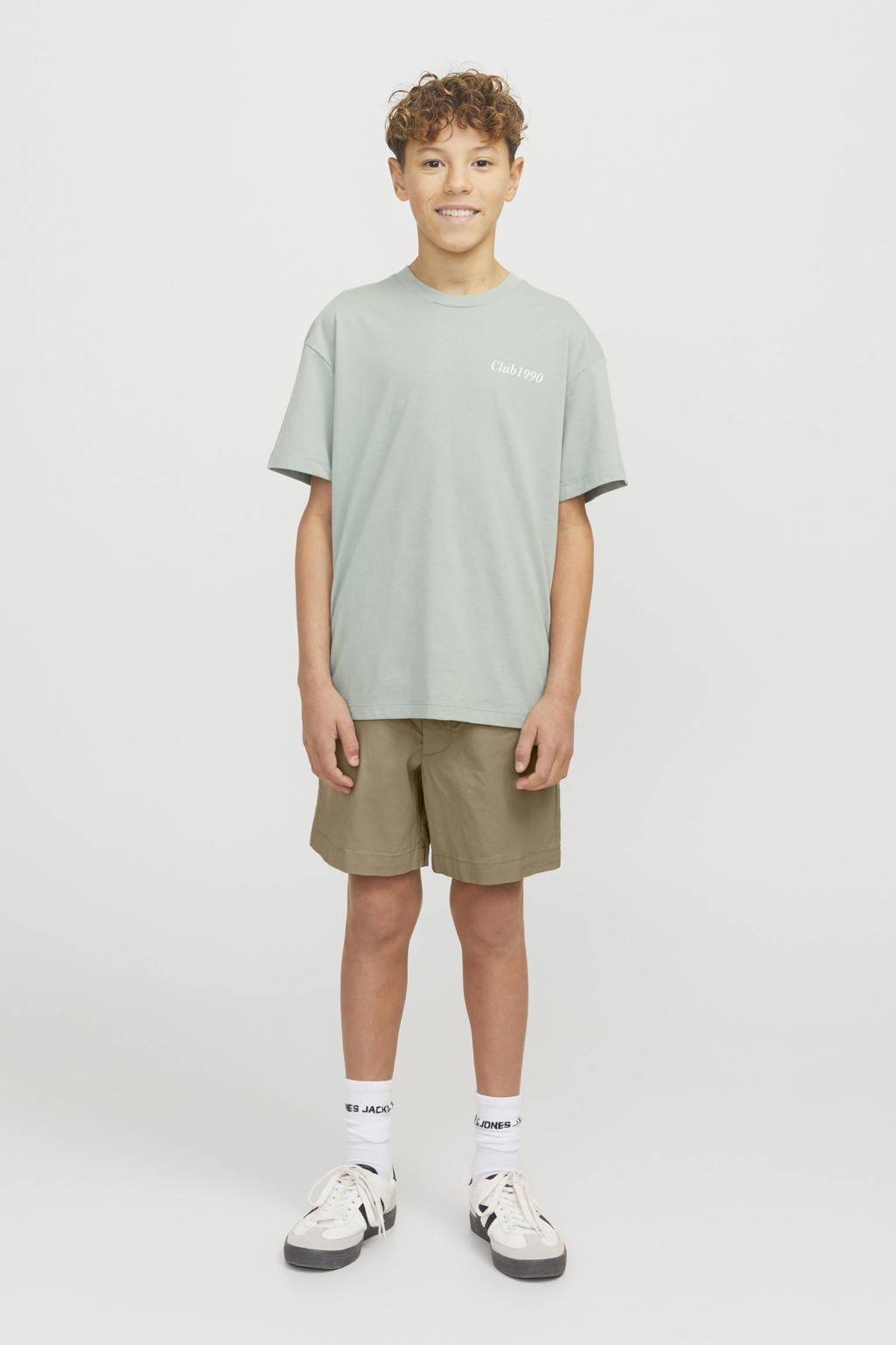 Lichtbruine jongens JACK & JONES JUNIOR relaxed casual short van stretchkatoen met regular waist, rits- en knoopsluiting en effen