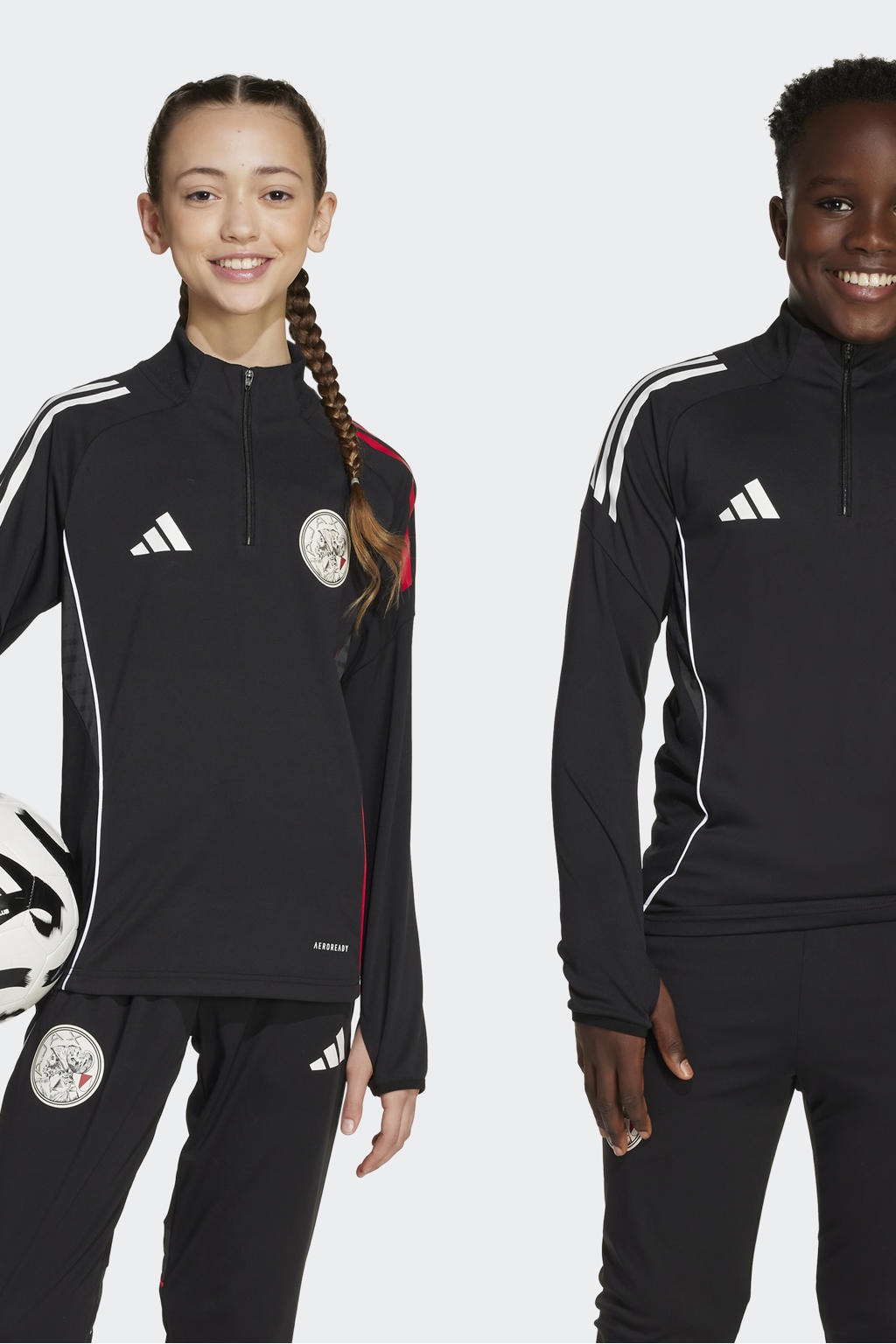 Zwart en rode jongens en meisjes adidas Performance Junior Ajax Amsterdam voetbalshirt Training van polyester met lange mouwen, opstaande kraag en ritssluiting