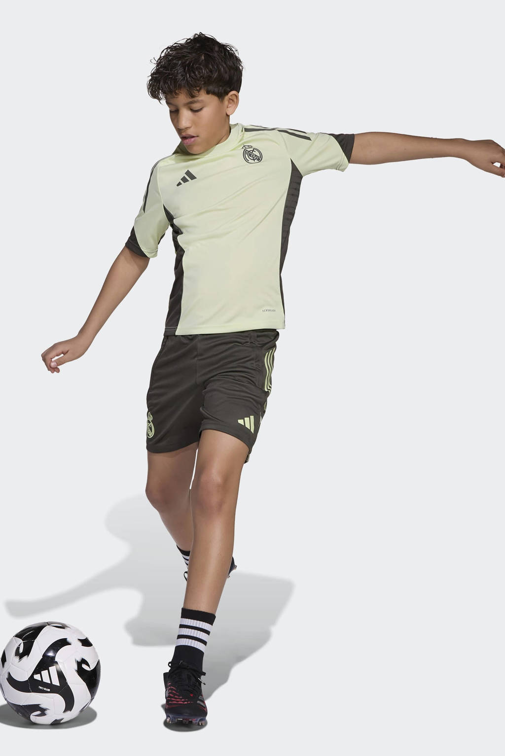 Kylian Mbappé officieel naar Real Madrid - Newsmonkey