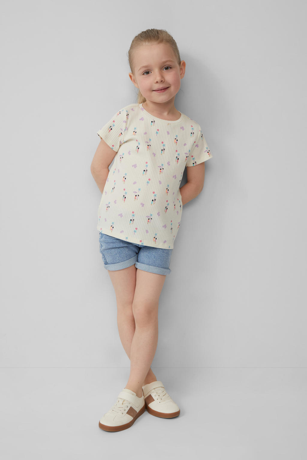 Beige, lila en blauwe meisjes s.Oliver T-shirt rib gebreid van stretchkatoen met korte mouwen en ronde hals