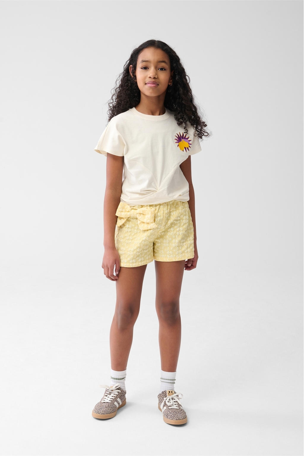 Ecru meisjes Shoeby T-shirt van katoen met grafische print, korte mouwen, ronde hals en borduursels