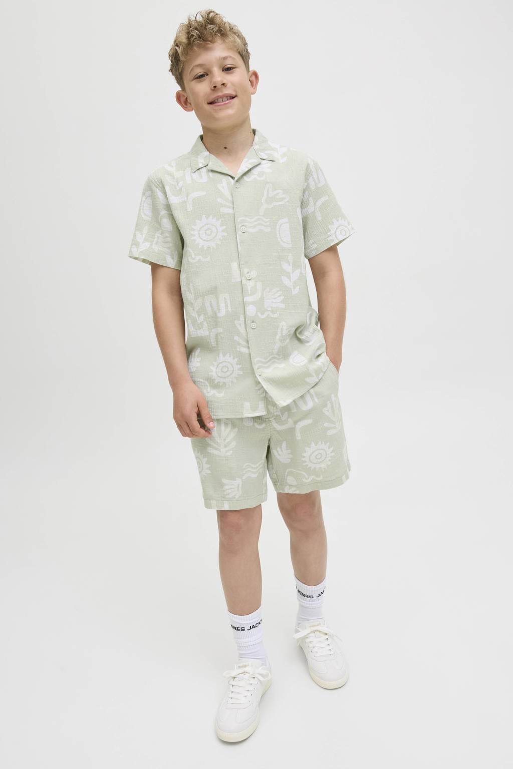 Groene jongens JACK & JONES JUNIOR relaxed casual short van katoen met elastische tailleband met koord