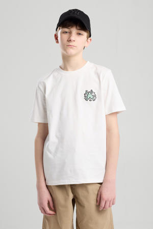T-shirt wit