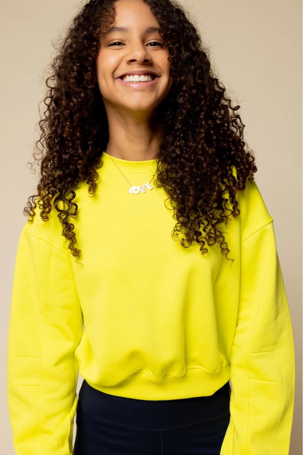 Gele meisjes LOOXS 10sixteen sweater van katoen met backprint, lange mouwen, ronde hals en glitters