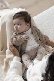 thumbnail: Feetje grof gebreid vest The Magic is in You taupe