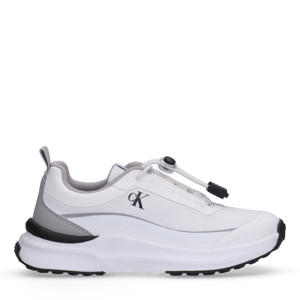   sneakers wit