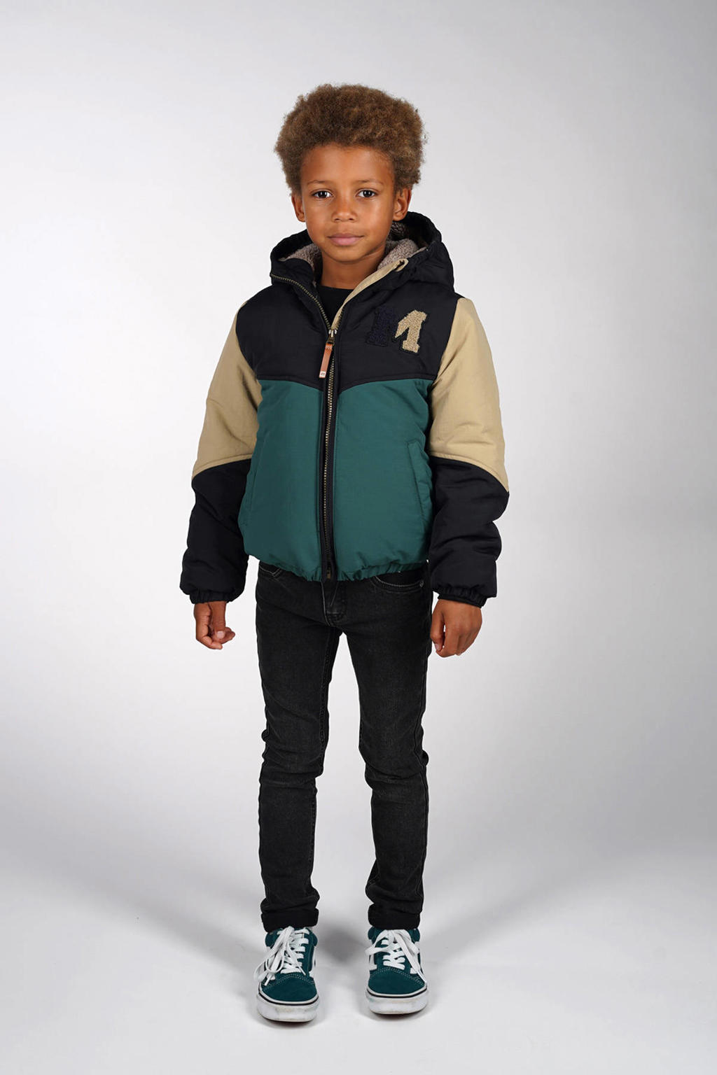 Groen, beige en zwarte jongens Moodstreet winterjas van polyamide met meerkleurige print, lange mouwen, capuchon, ritssluiting en doorgestikte details