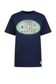 thumbnail: Donkerblauwe jongens Vingino T-shirt van katoen met printopdruk, korte mouwen en ronde hals