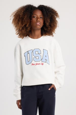 sweater wit