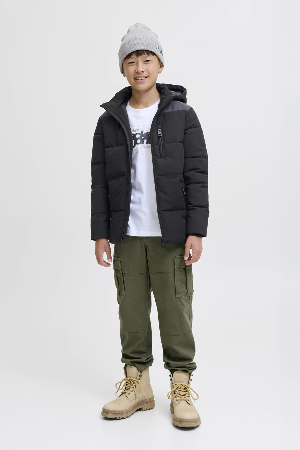 Zwarte jongens JACK & JONES JUNIOR gewatteerde jas van polyester met effen, lange mouwen, capuchon, ritssluiting en reflecterende details