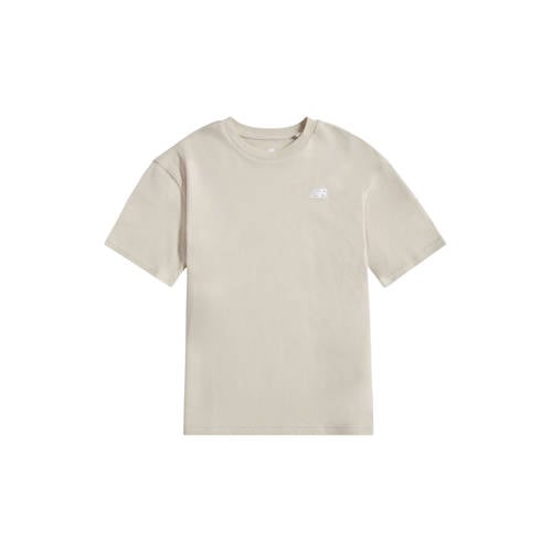 New Balance T-shirt Small Logo beige Jongens/Meisjes Katoen Ronde hals - maat 164 afbeelding