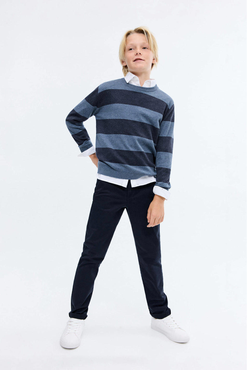 Marineblauw jongens Mango Kids straight casual broek blauw van stretchkatoen met regular waist, rits- en knoopsluiting en effen