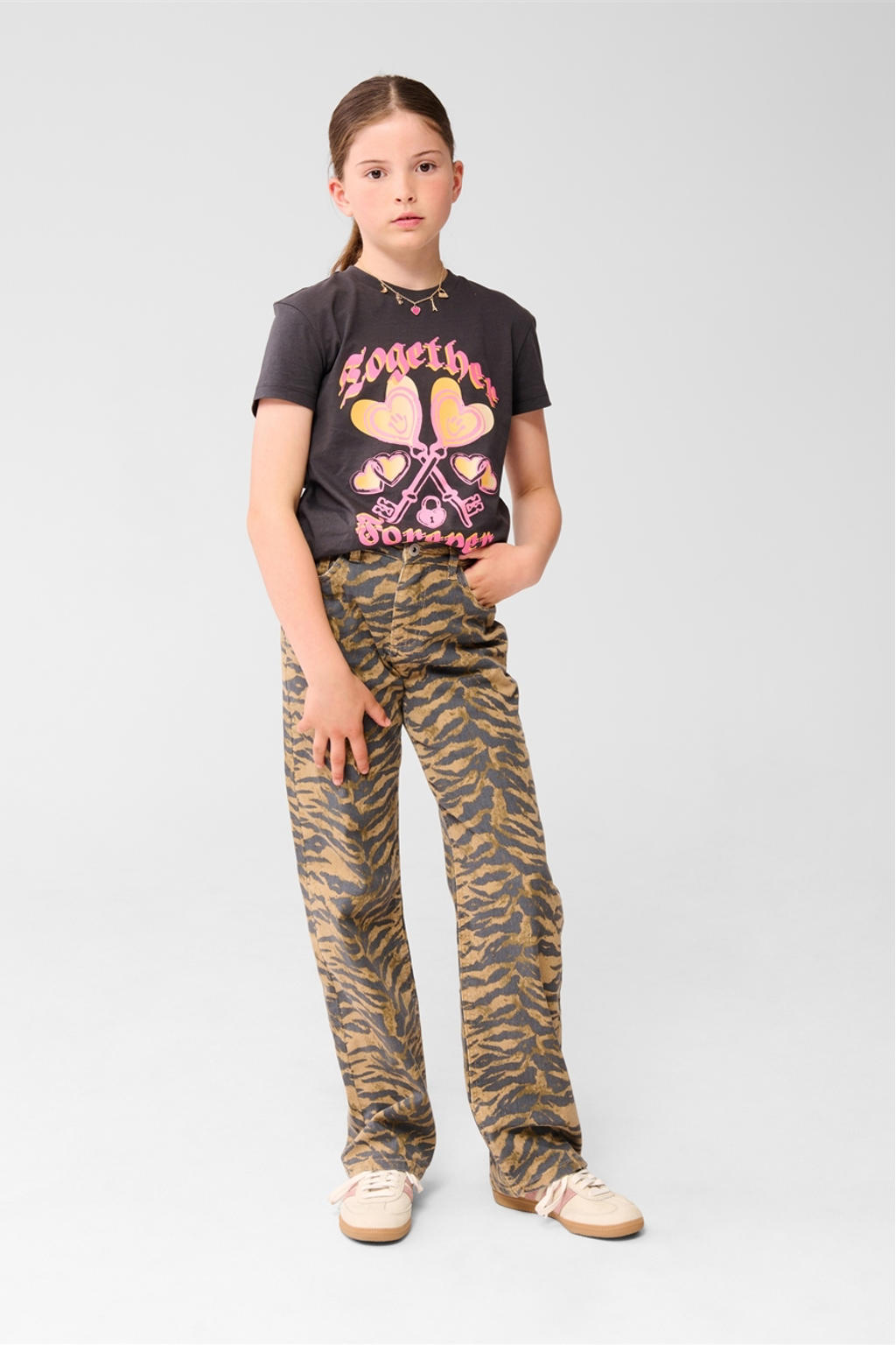 Donkergrijs, roze en oranje meisjes Shoeby T-shirt van katoen met printopdruk, korte mouwen en ronde hals