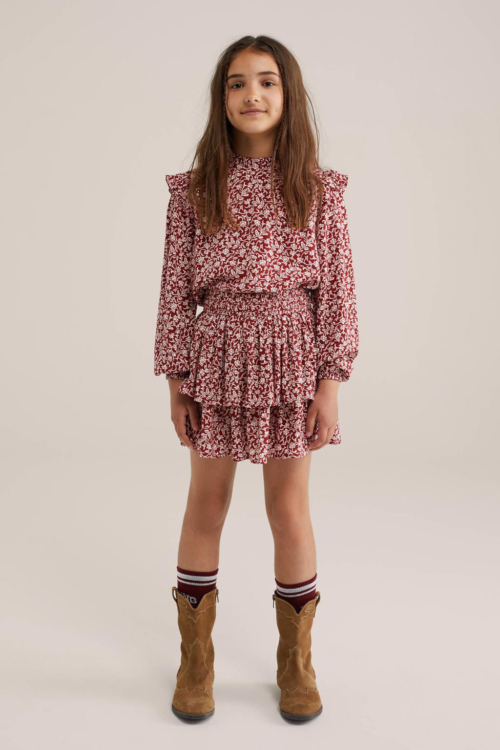 Donkerrood en ecru meisjes WE Fashion blousetop van viscose met lange mouwen, opstaande kraag en elastische boord