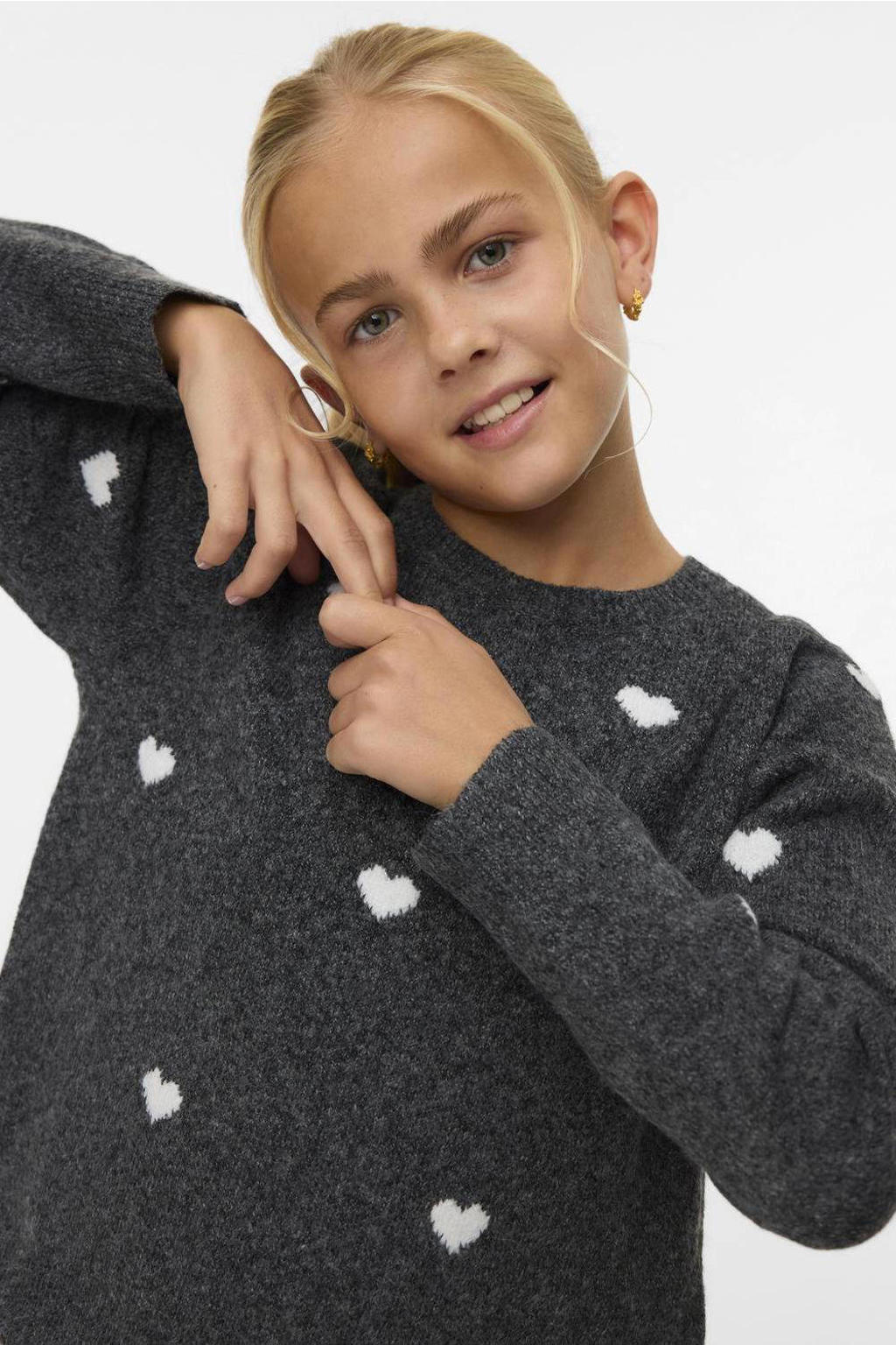 Grijs, donkergrijs en lichtroze meisjes VERO MODA GIRL trui fijn gebreid van polyester met hartjesprint, lange mouwen en ronde hals