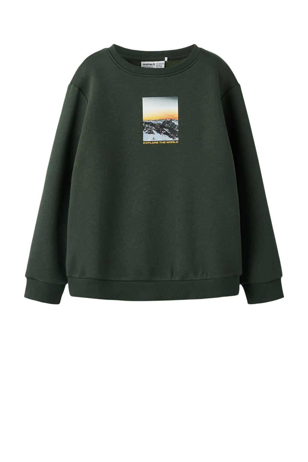 Donkergroene jongens NAME IT KIDS sweater met printopdruk, lange mouwen, ronde hals en geribde boorden