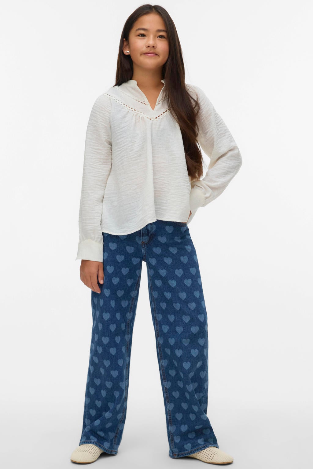 Medium blue denim meisjes VERO MODA GIRL high waist wide leg jeans van katoen met rits- en knoopsluiting en hartjesprint