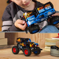 thumbnail: LEGO Technic Monster Jam™ Grave Digger™ vuur en ijs 42219