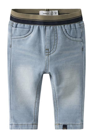 slim fit jeans