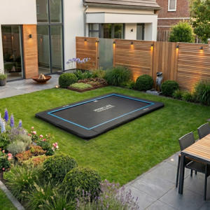 trampoline 300x230 cm