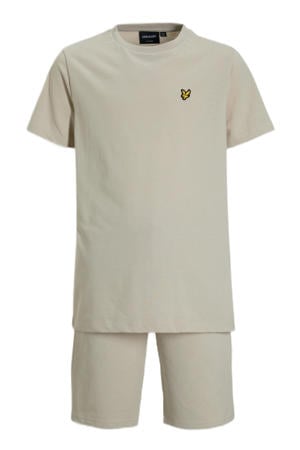 t-shirt + korte broek beige