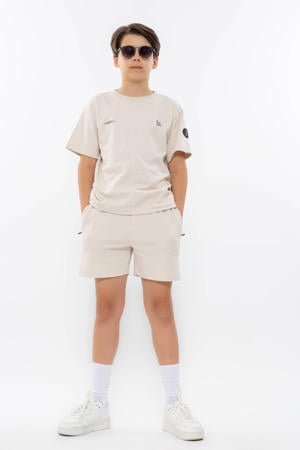T-shirt + sweatshort beige