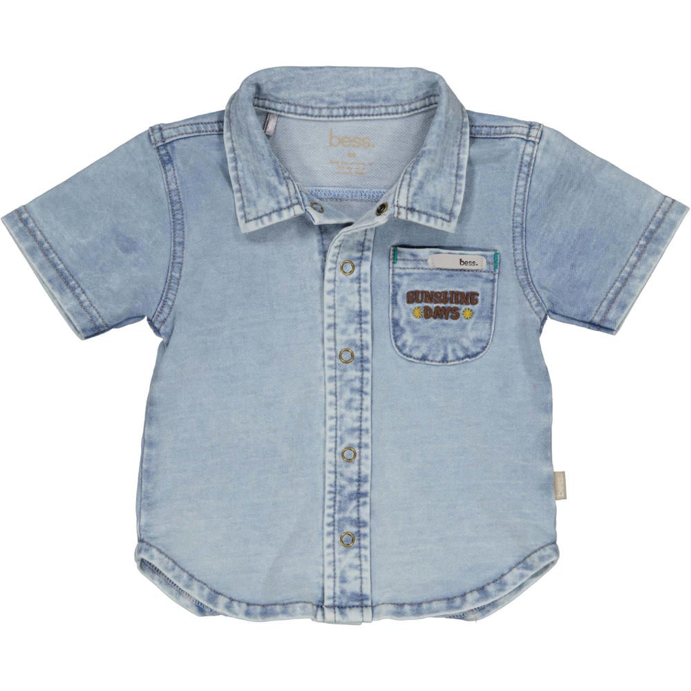 Light blue denim jongens BESS regular casual overhemd van jog denim met tekst print, korte mouwen, klassieke kraag, drukknoopsluiting en borduursels